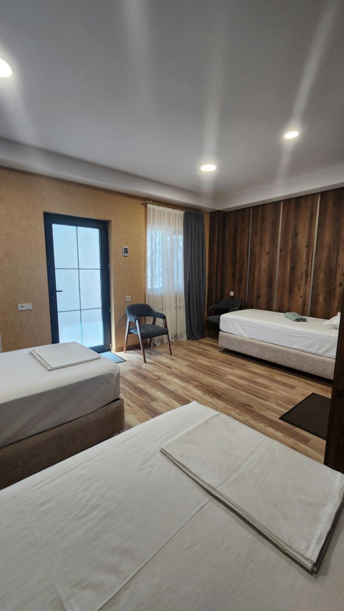 Khorgo Hotel Gori Ngoại thất bức ảnh