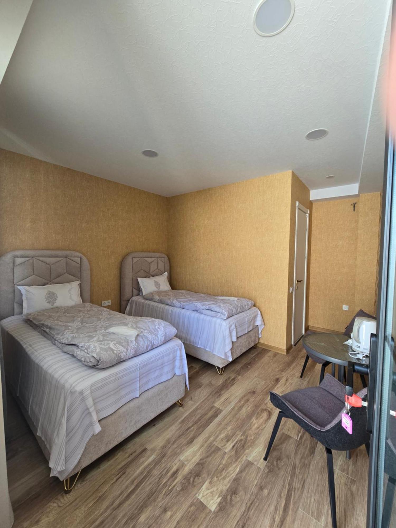 Khorgo Hotel Gori Ngoại thất bức ảnh